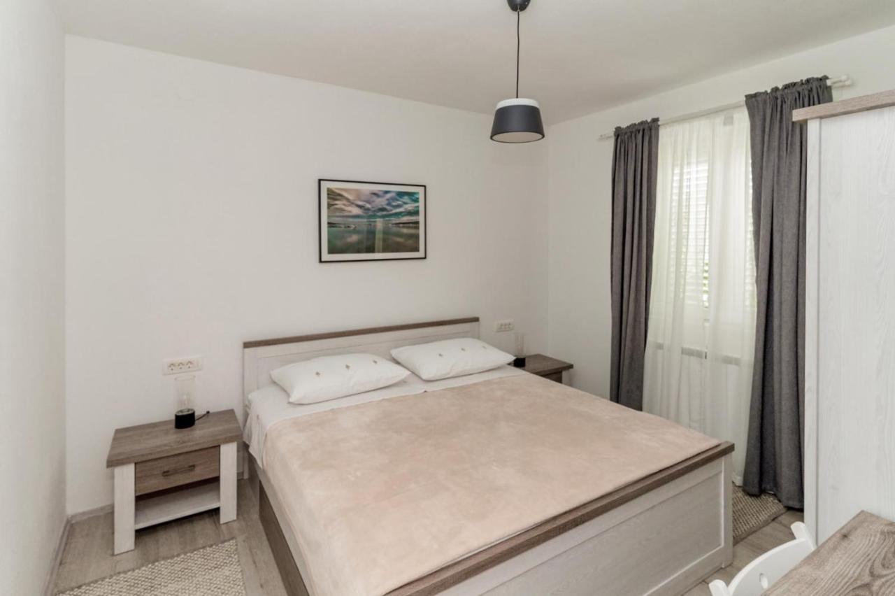 Apartments Happy Сукошан Экстерьер фото