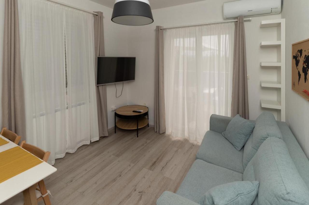 Apartments Happy Сукошан Экстерьер фото