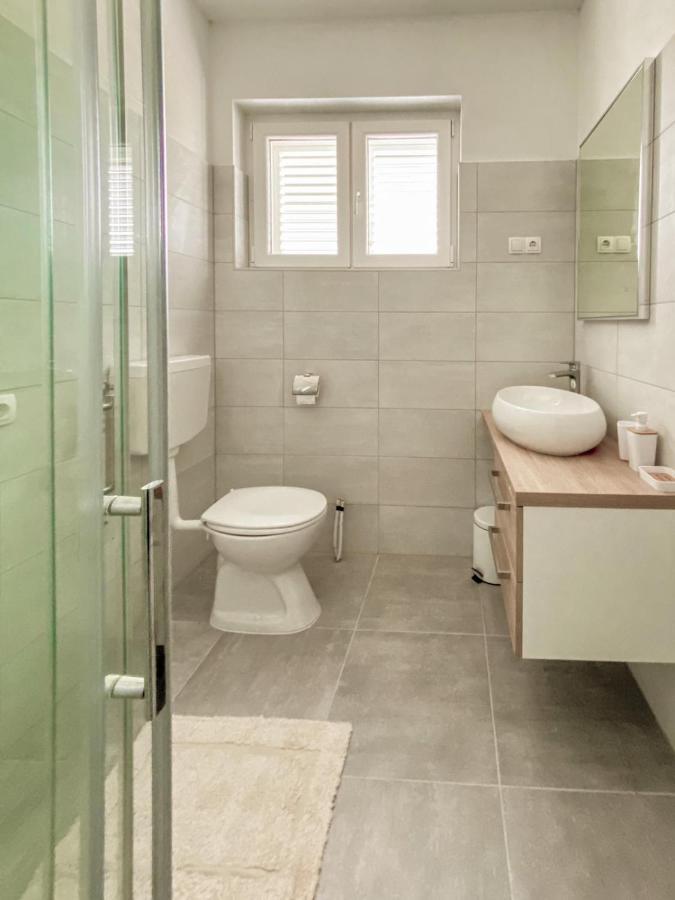 Apartments Happy Сукошан Экстерьер фото