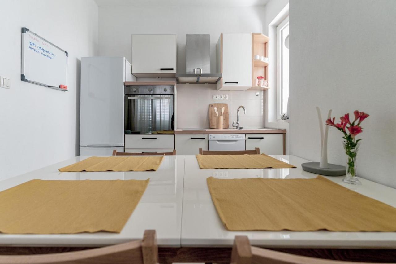 Apartments Happy Сукошан Экстерьер фото
